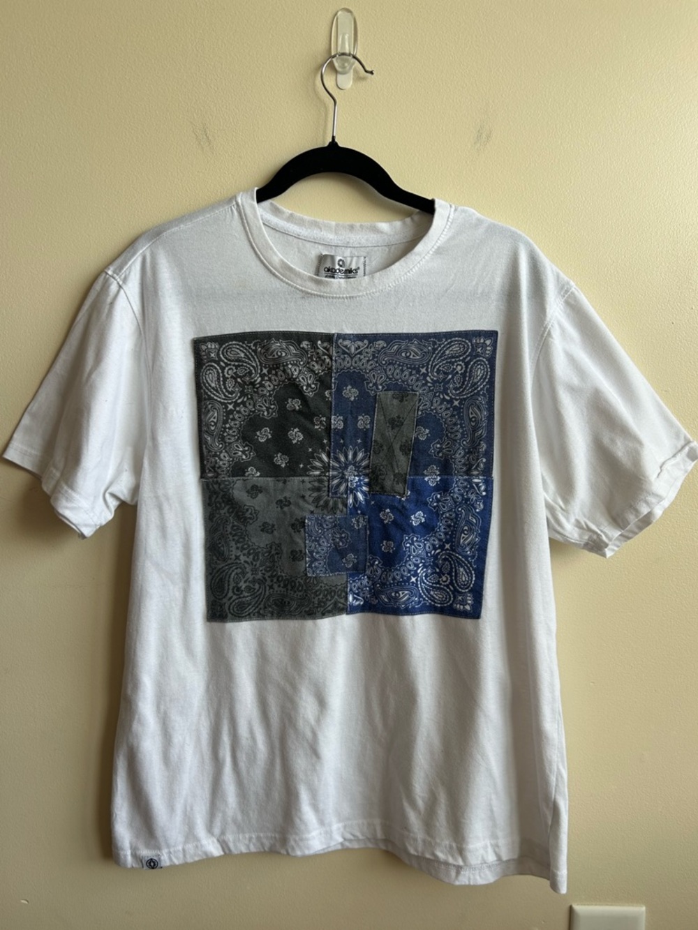 Akademiks Mens Blue And Black Bandana Patchwork T-Shirt L